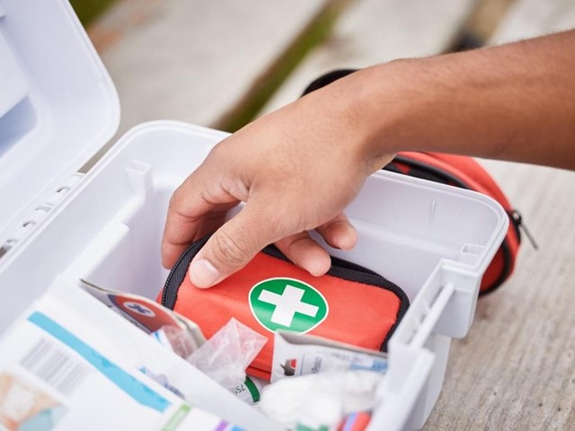 Cómo preparar un kit de primeros auxilios eficaz para el hogar