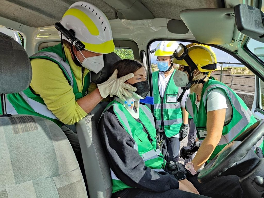 El hallazgo biomecánico que desafía los protocolos de rescate en carretera.