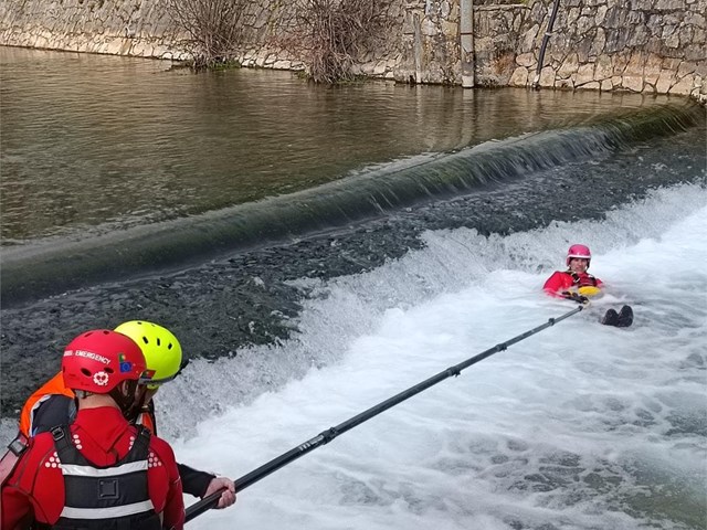  Material de rescate y apoyo en inundaciones. 